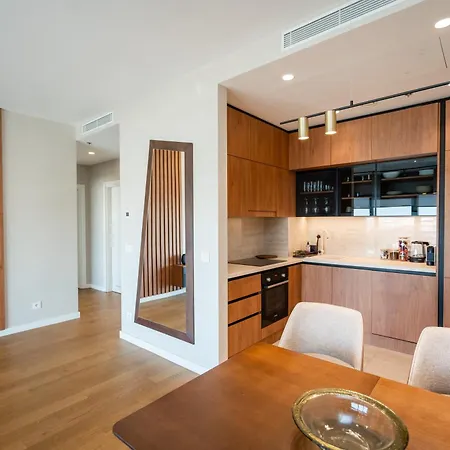 Star West Luxury شقة