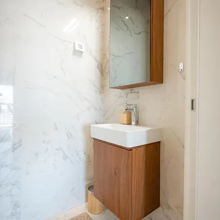 Star West Luxury شقة